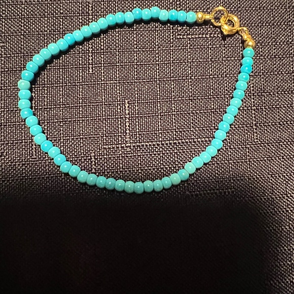 Jewelry - Turquoise stretchy bracelet